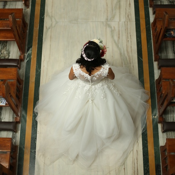 Wedding dress - Picture 3 of 4